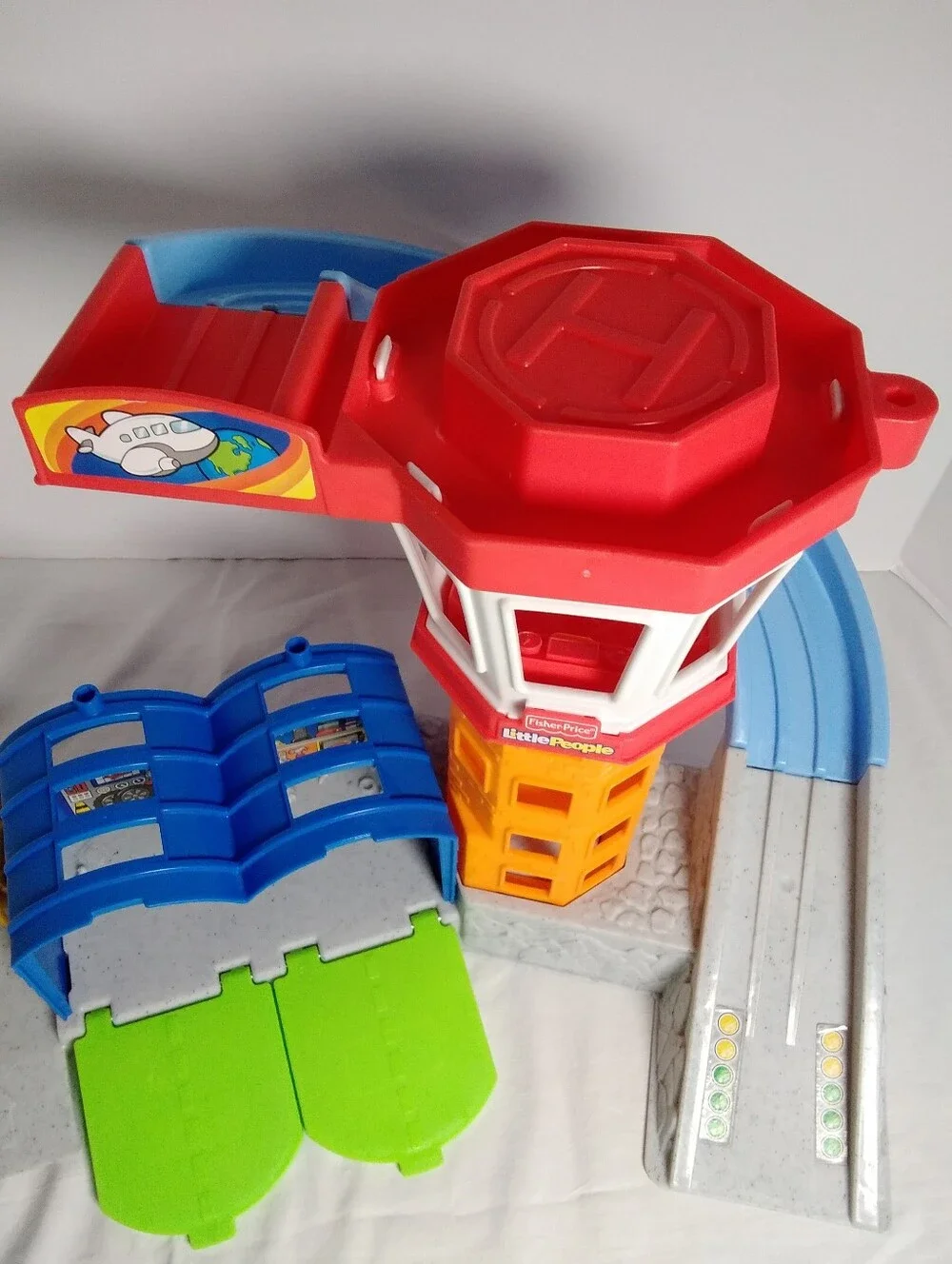 F.P. Little People Wheelies Airport With 2 Wheelies